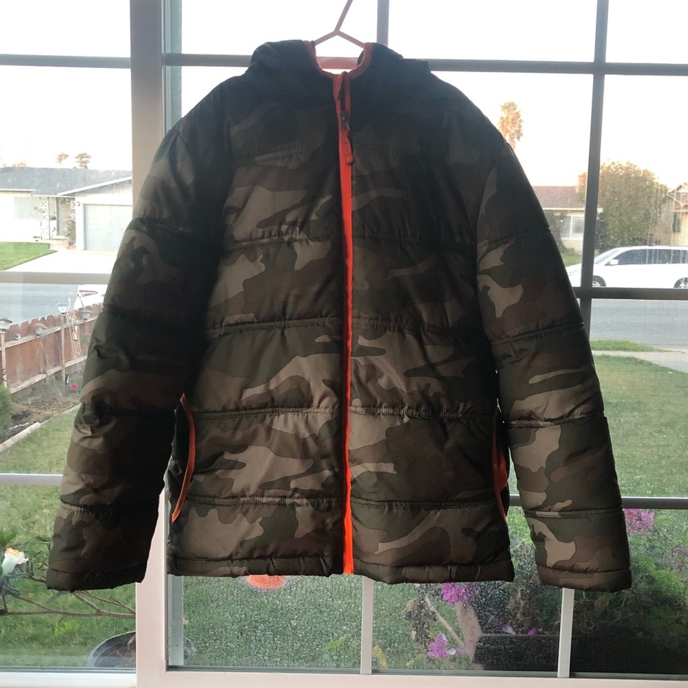 Winter puffer camouflage jacket